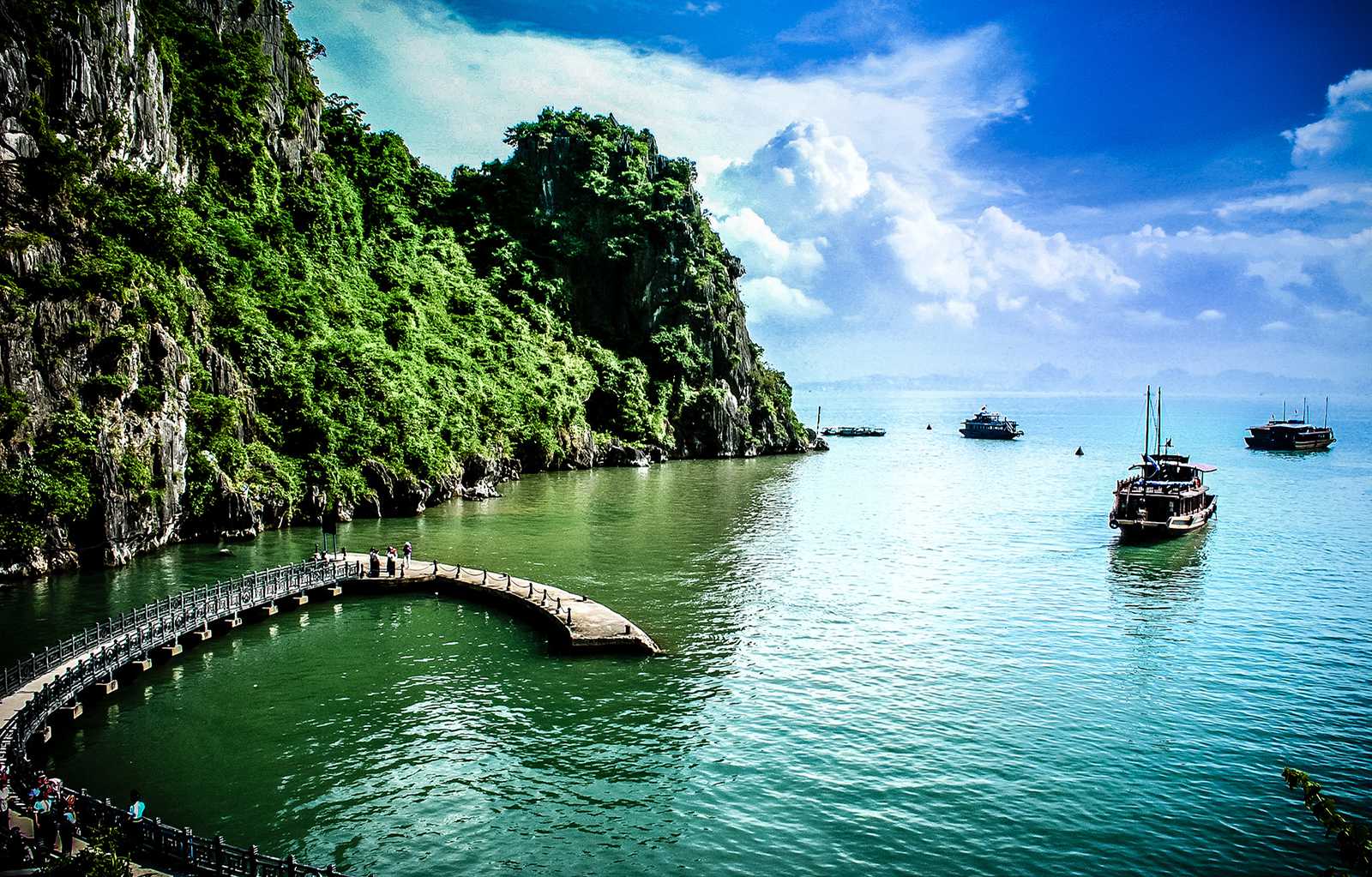 Halong Bay with 4-star Phoenix Cruise (Day Tour)